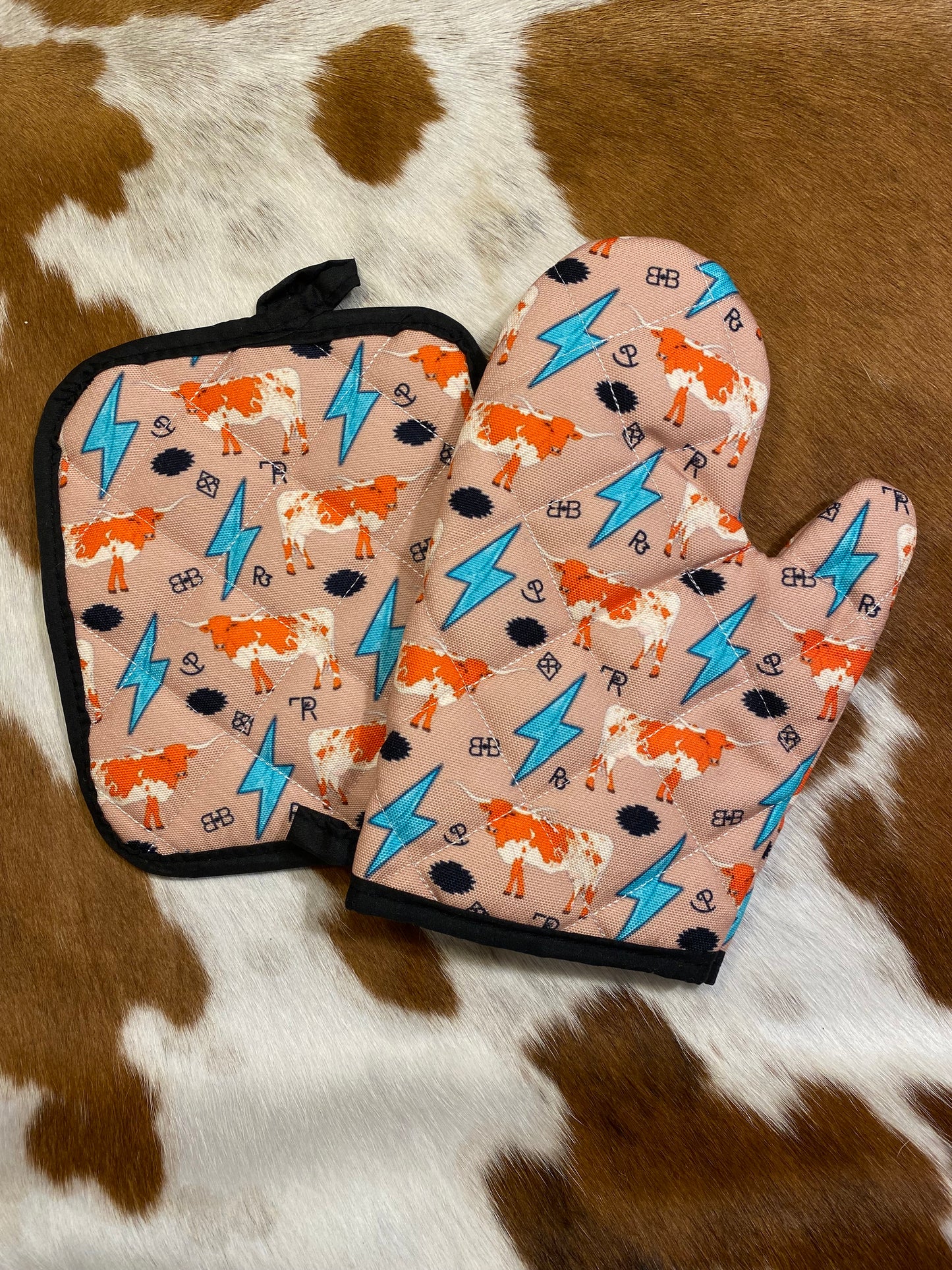 Lighting Bolt Pot Holder Set