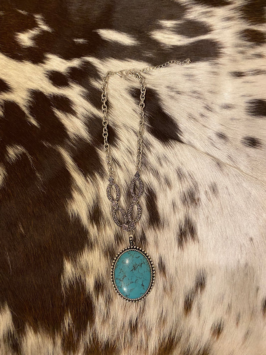 Chain necklace with big turquoise stone