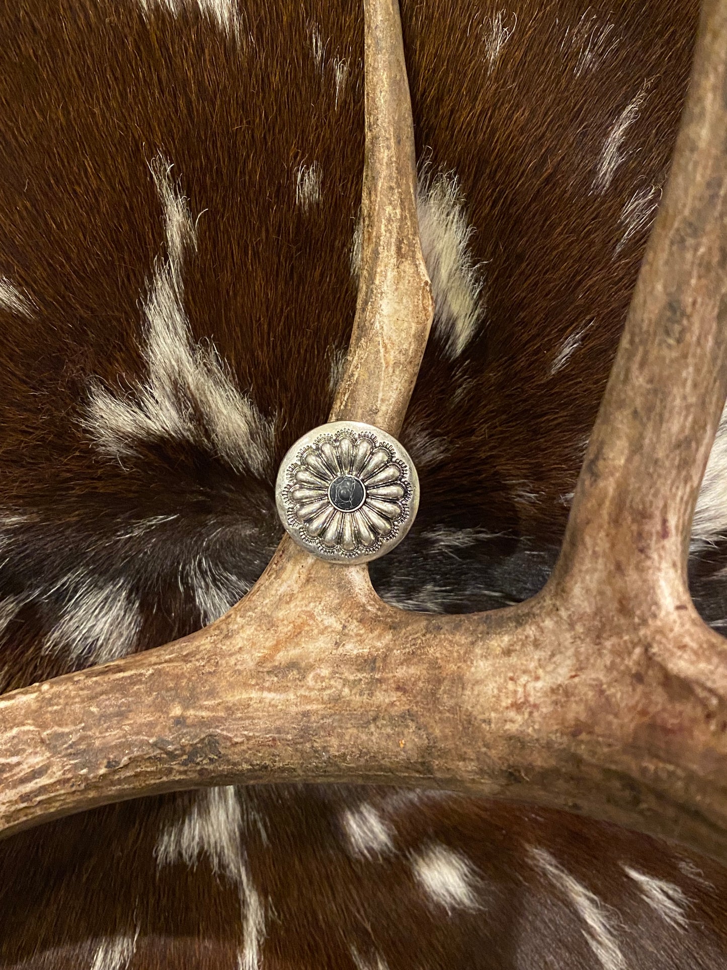 Circle ring with black stone